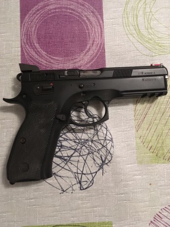 Pongo a la venta una pistola CZ SP 01, modelo anterior a la Shadow pero muy parecida tanto exteriormente 00