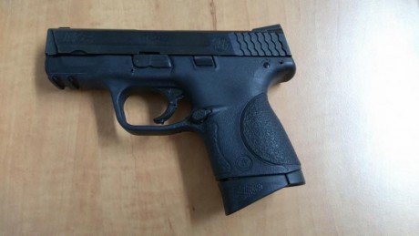 Vendo pistola Smith&Wesson MP9 Compact. Caja y dos cargadores.
Muy poco uso sólo 150 disparos.
 375€ 02
