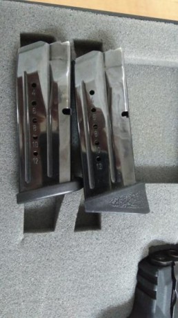Vendo pistola Smith&Wesson MP9 Compact. Caja y dos cargadores.
Muy poco uso sólo 150 disparos.
 375€ 01