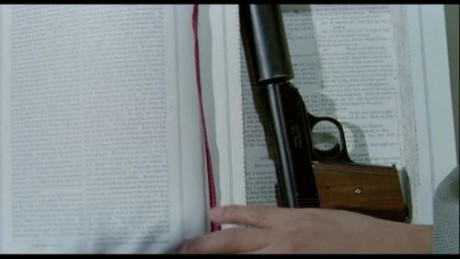 Compañeros,

En vista de las ganas de algunos (Elcafe, Wilcow, Vrakk, etc) por adivinar armas de películas 140