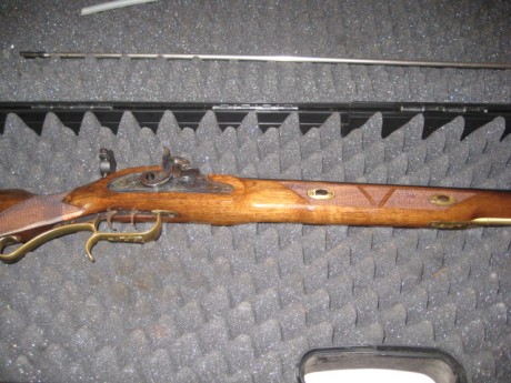 Hola, un amigo deja la avancarga, y me ha pedido que le anuncie este rifle, muy pocos tiros, y con los 42