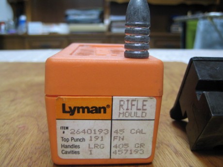 Hola, un amigo vende molde Lyman calibre 45, de 405 gr, en perfecto estado, precio 50 Euros, más portes.
Interesados 00