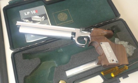  Buenos Días...
Pongo a a la venta mi arma de aire...
STEYR LP10 ELECTRONICA, en perfecto estado con cacha 01