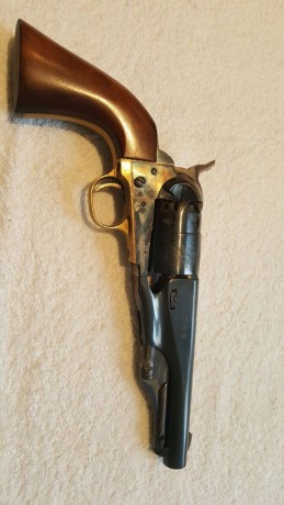Revolver Pietta. Buen estado. Semi Estreno 300 EUR.
Calibre 44 y guiada en AV.

Interesados mandarme privado.

Gastos 00