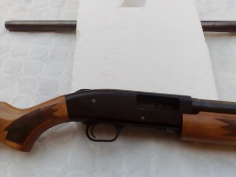 ----VENDIDA GRRACIAS----

 Se vende escopeta de corredera Mossberg 500A , Calibre 12/76.
 Con 2 Cañones 12