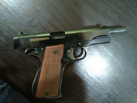 Un amigo me pide ponga en venta su pistola marca STAR ( B. Echeverria) SA.
EIBAR.  Calibre 9mm, estado 20