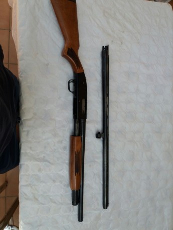 ----VENDIDA GRRACIAS----

 Se vende escopeta de corredera Mossberg 500A , Calibre 12/76.
 Con 2 Cañones 70