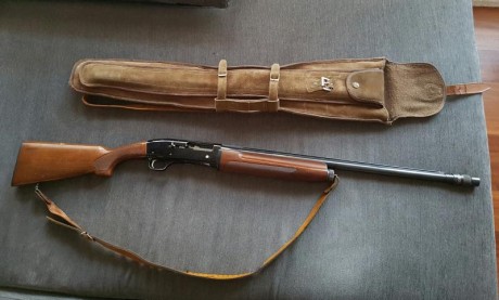 Vendo escopeta sin ningún uso y en perfecto estado. Modelo Franchi 500 calibre 12. Con funda también en 00