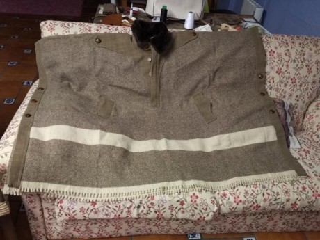 vendo capotes manta hechos con mantas de epoca, como las empleadas en la guerra civil, para recreación 11