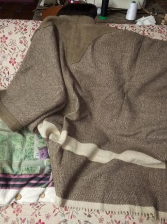 vendo capotes manta hechos con mantas de epoca, como las empleadas en la guerra civil, para recreación 10