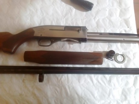 ---VENDIDA---
Escopeta semiautomatica Winchester 1500 ,
calibre 12/70,cañon 71cm,choque fijo 2** 
!!"Tiene 82