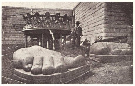 De lo que se trata es poner fotos curiosas sobre monumentos y personajes antes y después.

saludos. 82
