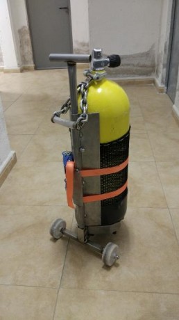 Aquí dejo unas fotos de lo que he hecho a la botella de buceo, todo en acero inoxidable 01