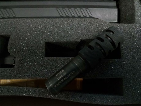 Rifle UTS-15 de lucho militar y policial.
Caja hecha 100% de polímero. 
Escopeta de corredera con acción 01