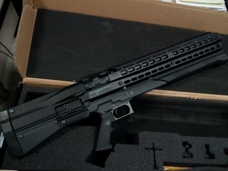 Rifle UTS-15 de lucho militar y policial.
Caja hecha 100% de polímero. 
Escopeta de corredera con acción 00