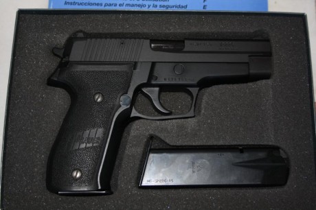 Buenos días 
Se vende pistola  marca SIG SAUER modelo P226 calibre 9mm parabellum.  En perfecto estado, 11