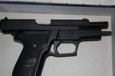 Buenos días 
Se vende pistola  marca SIG SAUER modelo P226 calibre 9mm parabellum.  En perfecto estado, 40