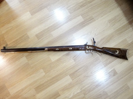 Vendo rifle Hawken de Ardesa con el Nº 20 de fabricación grabado en las piezas. Esta en estado de tiro 00