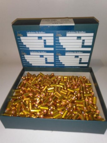 Vendo 2 cajas de Puntas H&N HS WCHB .32 (.314) - 100 grains 

 Las puntas H&N Wadcutter de plomo 01