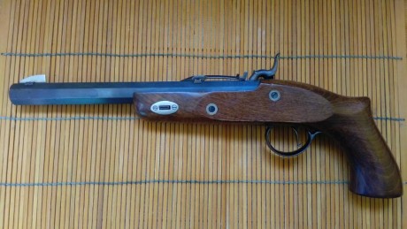 Hola a todos,

Pongo a la venta una pistola monotiro de la marca eibarresa DIKAR del calibre 45 para tiro 01