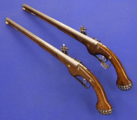 Voy a colocar unas fotos de un arma larga alemana de llave de mecha del siglo XVI. 161