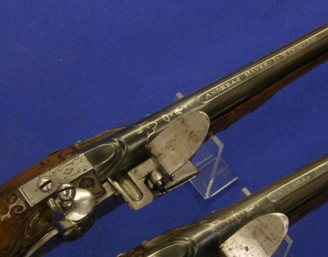 Voy a colocar unas fotos de un arma larga alemana de llave de mecha del siglo XVI. 22