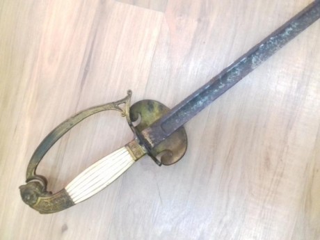 Hola, vendo este espadín creo que sobre año 1812. Precio 250€ 01
