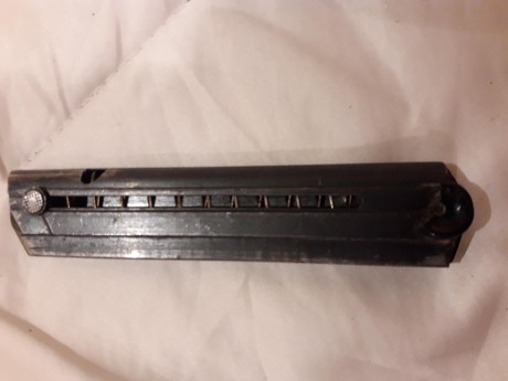 Cargador para luger P08 marcado FXO, está dañado en la base pero funciona perfectamente.
PRECIO:85 02