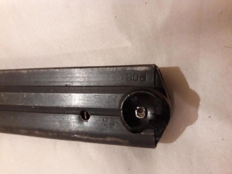 Cargador para luger P08 marcado FXO, está dañado en la base pero funciona perfectamente.
PRECIO:85 01