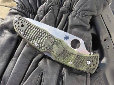 Navajas Spyderco, excelentes¡¡¡¡ Nuevas a estrenar.
Spyderco Para 3 C223GP LP, 80 euros      foto 1
Spyderco 01
