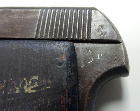 .
Me preguntan de la Policía Científica Portuguesa a ver si les puedo ayudar a Identificar esta pistola.

A 00
