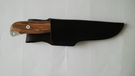Buenas.
 Vendo cuchillo de la conocida casa J&V en acero Mova 58, con una hoja de 110mm de largo, 00