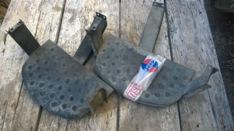   

Estriberas completas con soporte y plataforma para Jeep CJ, Willys, modelos españoles, etc. Son nuevas 01