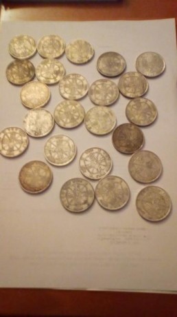 Buenas

Vendo un lote de 24 monedas de plata . Son de 100 ptas de franco.

El lote completo lo vendo por 00