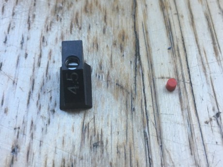 Hola a todos, vendo un punto de mira para pistola  Feinwerkbau P8X de 4,5 mm de grosor. Interesados por 01