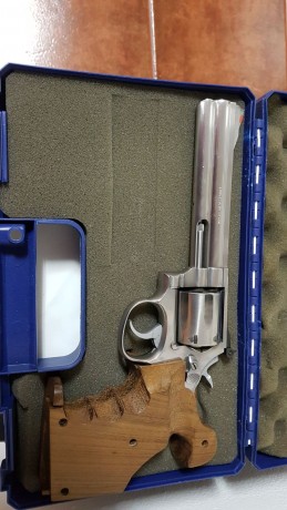 Un compañero de Club vende su revolver S&W 686 en calibre 357 Magnum, evidentemente también puede 10
