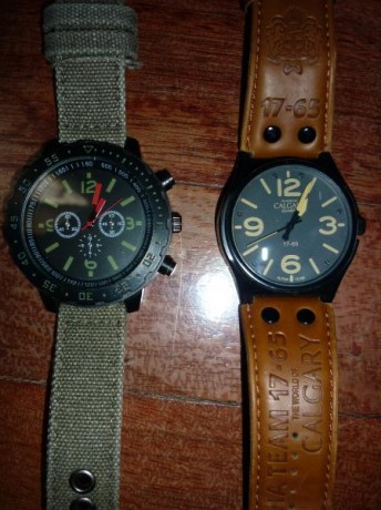 Vendo estos 2 relojes de inspiracion militar
El primero es un Calgary "Alpha Team" de cuarzo, 01