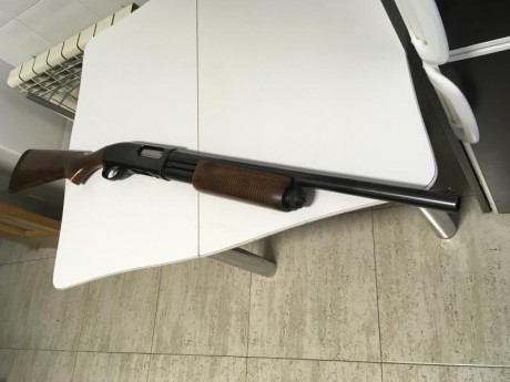 Buenas tardes compañeros, pongo a la venta esta maravilla de escopeta.
Se trata de una remington 870 magnum.
Está 02