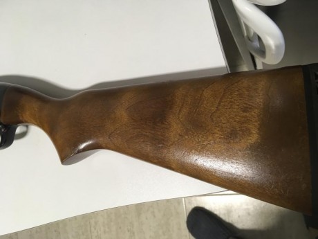 Buenas tardes compañeros, pongo a la venta esta maravilla de escopeta.
Se trata de una remington 870 magnum.
Está 10