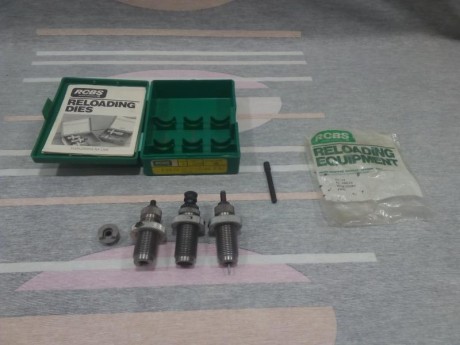 Buenas noches,

Se vende set de 3 DIES marca RCBS para calibre 32 S&W long. Incluye Shell Holder.

Precio 01
