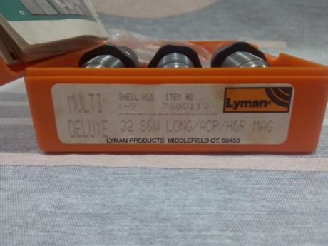 Buenas noches,

 Vendido 


Se vende set de 3 DIES marca LYMAN para calibre 32 S&W long. Incluye Shell 02