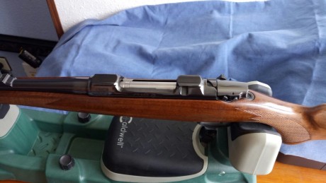 Hola, Un compañero vende su rifle Ceska 550 luxe y me ha pedido que lo ponga a la venta dado que el no 102
