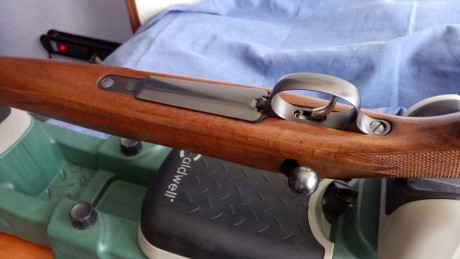 Hola, Un compañero vende su rifle Ceska 550 luxe y me ha pedido que lo ponga a la venta dado que el no 100
