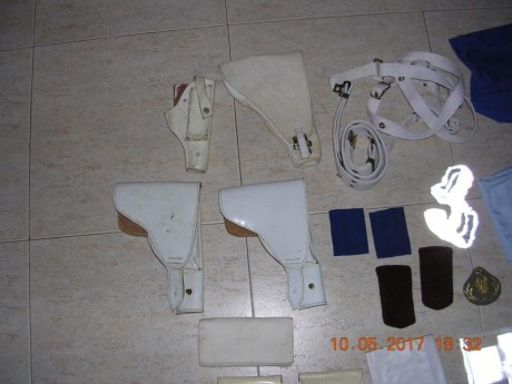 La semana que viene lo retiro de la venta

Vendo lote de prendas de Policía Militar, se han añadido varias 00