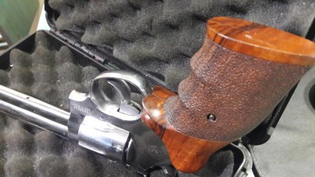 Magnifica arma de edición limitada, perfecta para competición. Apenas ha sido usada y se encuentra en 20