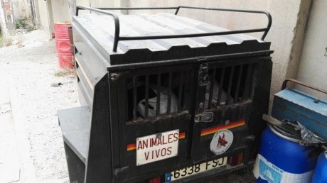 Remolque para transporte de animales, practicamente nuevo, se ha usado dos temporadas para llevar dos 00