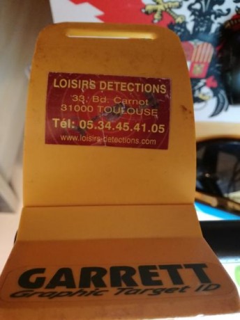 Se vende el detector de la fotografia.
Es el modelo Ace 150 de la marca Garret.
Se habrá utilizado unas 11