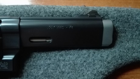 VENDO REVOLVER SMITH AND WESSON 627 V-COMP.

CARACTERISTICAS A SABER:
Modelo de revolver terminado por 22