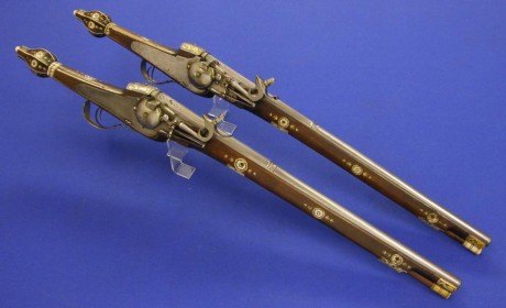 Voy a colocar unas fotos de un arma larga alemana de llave de mecha del siglo XVI. 50