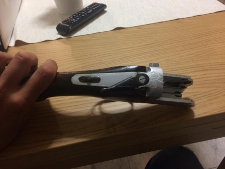 Hola queria vender esta escopeta que acabo de heredar si sabe alguien el modelo y por cuanto podria venderla 01